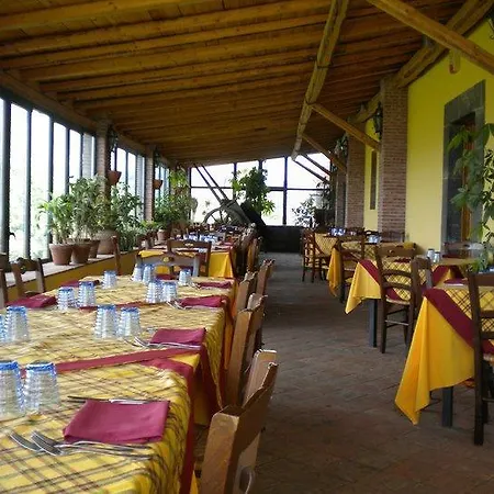 Il Casale Dell'etna Фермерский дом Патерно